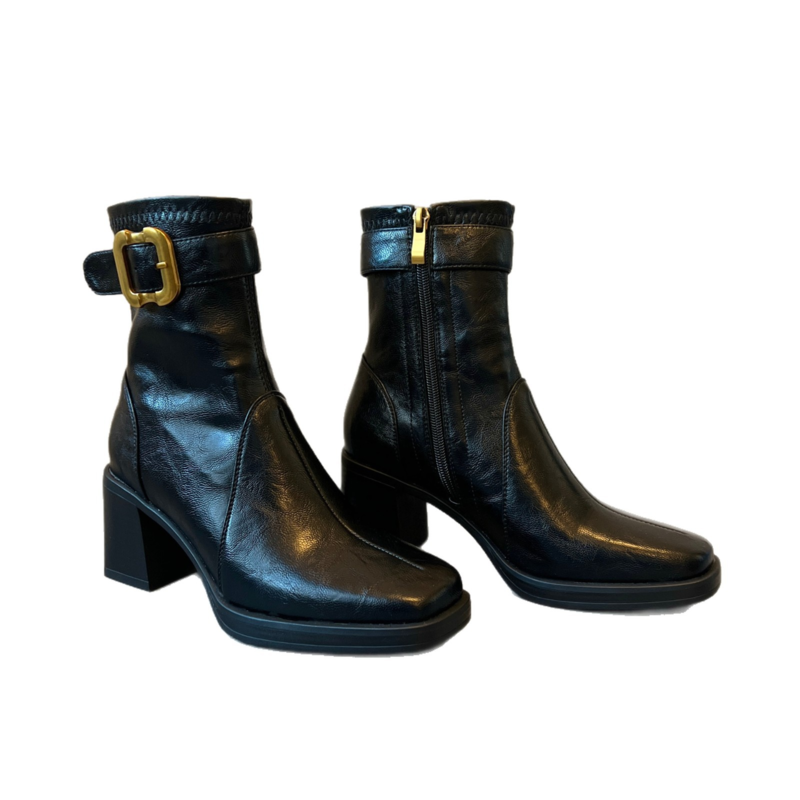 Spacious square‑toe design reduces foot squeezing