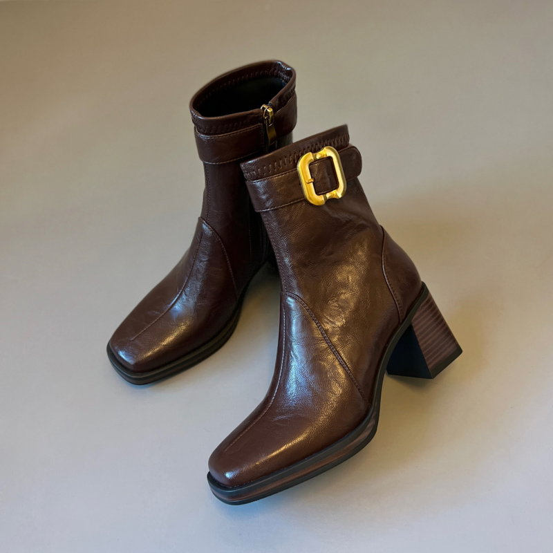 Spacious square‑toe design reduces foot squeezing
