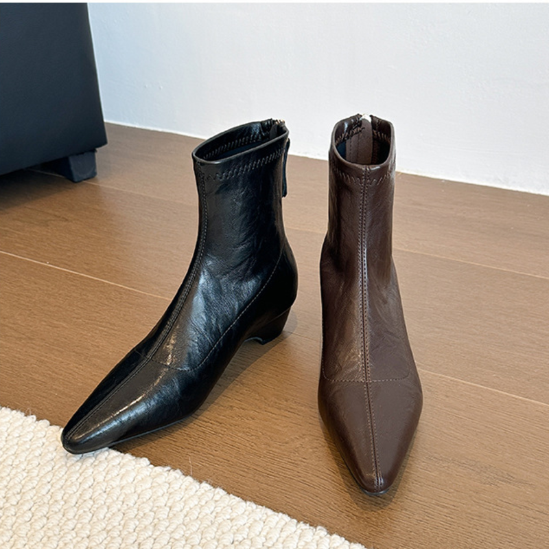 Women's Black Cracked‑Leather Pointed Toe Ankle Boots
